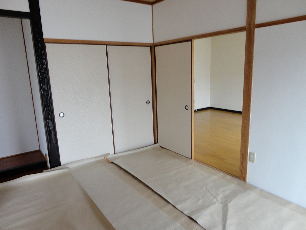 Other room space. 1F Minami Japanese-style room