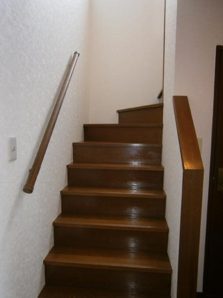 Other introspection. Staircase is equipped with handrail! 