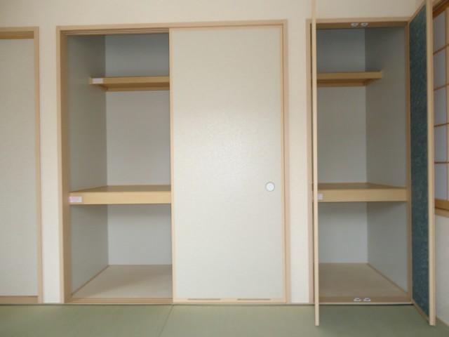Other introspection. Plenty of storage of Japanese-style room