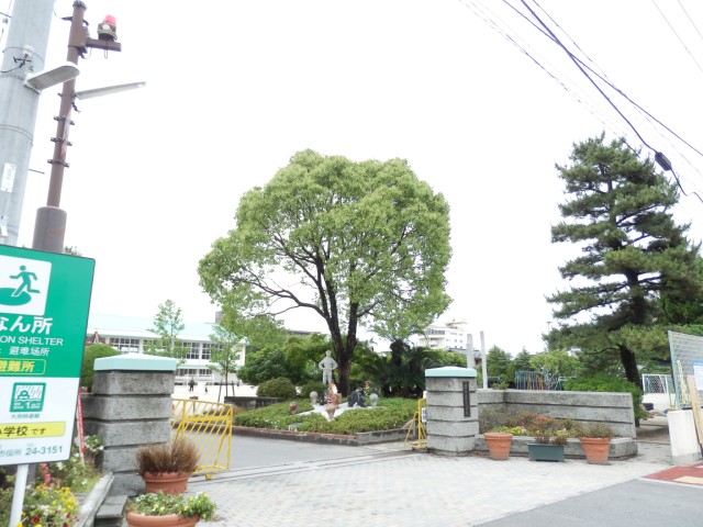 Primary school. Saga City Jinno 800m up to elementary school (elementary school)