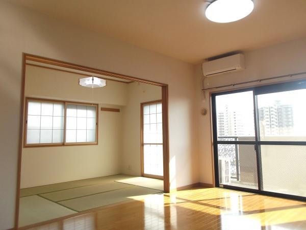 Same specifications photos (living). Japanese-style room ・ Living in the spacious and open space in the Tsuzukiai