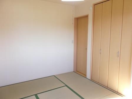 Non-living room. Space of tatami smell of pleasant hospitality
