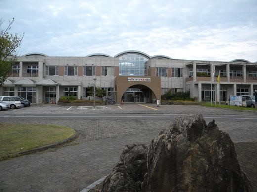 Junior high school. Municipal Tosu 2100m to the west junior high school (junior high school)