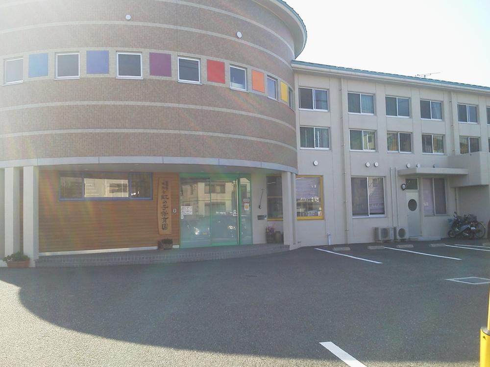 kindergarten ・ Nursery. 736m Tosukita is next to the elementary school until the child nursery of the rainbow.
