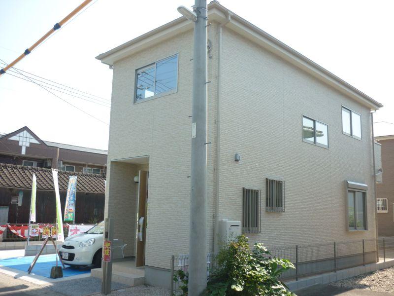 Local appearance photo. Local (10 May 2013) Shooting