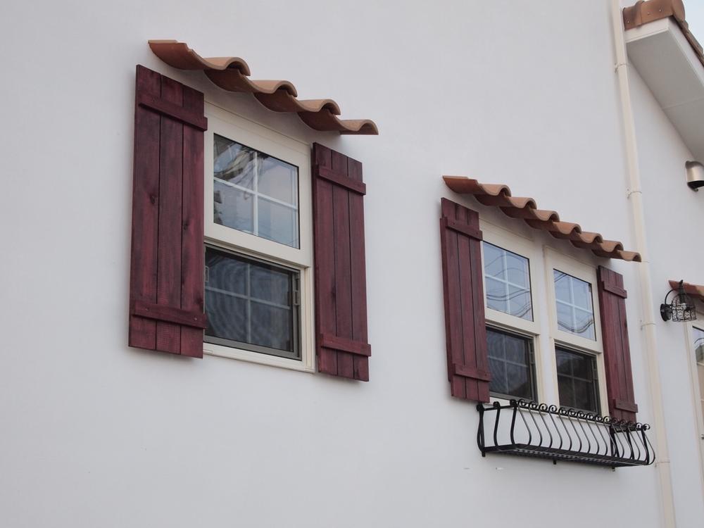 Other. Window portion of southern France Provence-style. Windows all, This resin Peasasshi. Also specification Low-E glass.