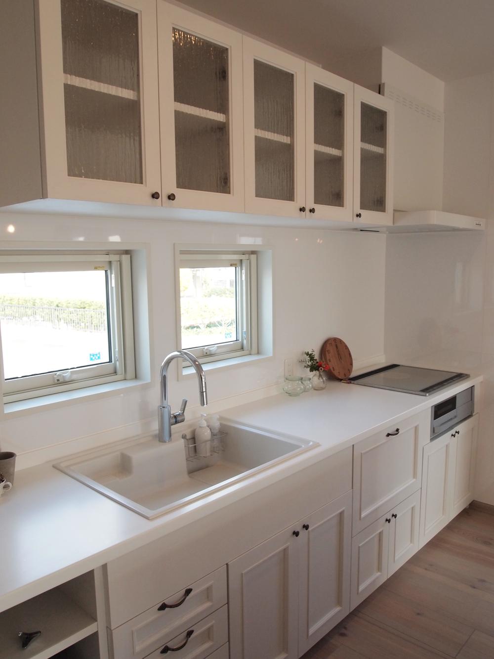 Kitchen. Pure white of the home land ・ Original Kitchen.