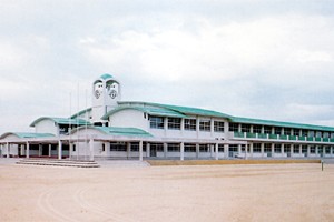 Junior high school. Municipal Motosato until junior high school (junior high school) 1200m