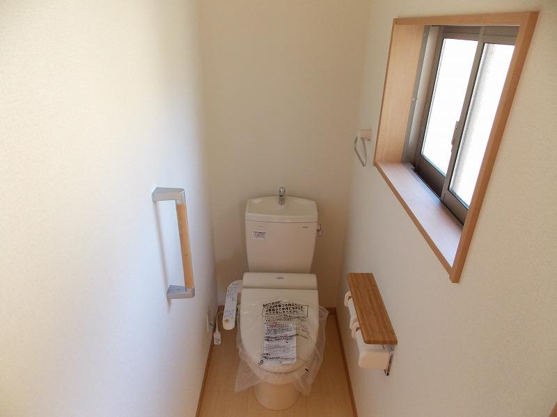 Toilet. Bidet and toilet seats, Deodorization function is standard equipment