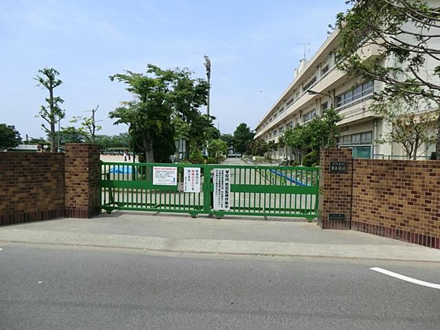 Primary school. Ageo Tatsuhigashi to elementary school 660m