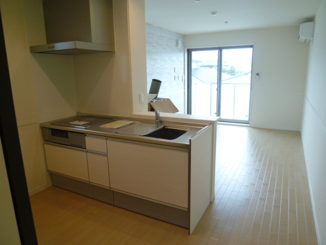 Kitchen. It emphasized the cleanliness in the white of the kitchen! !