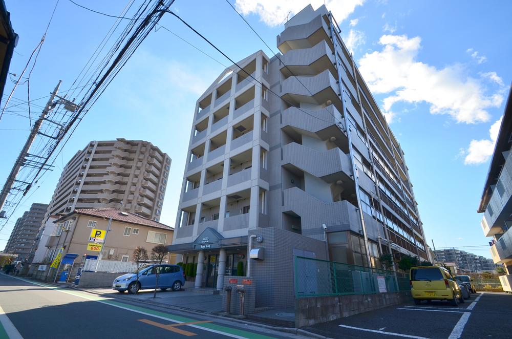 Local appearance photo. Local (12 May 2013) Shooting