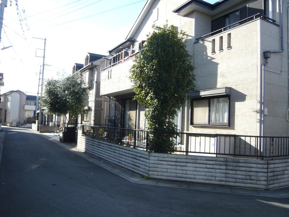 Local photos, including front road. ■ Southern side is the road!