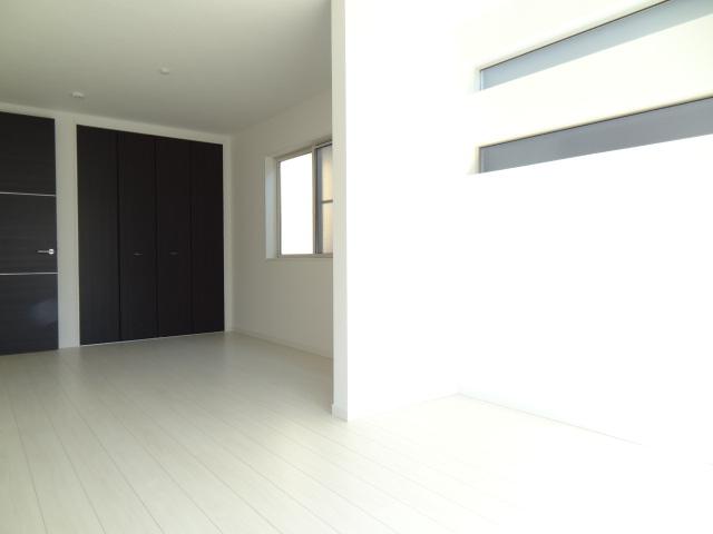 Non-living room. Second floor Western-style is possible partition in accordance with the change of lifestyle. (9 Building)