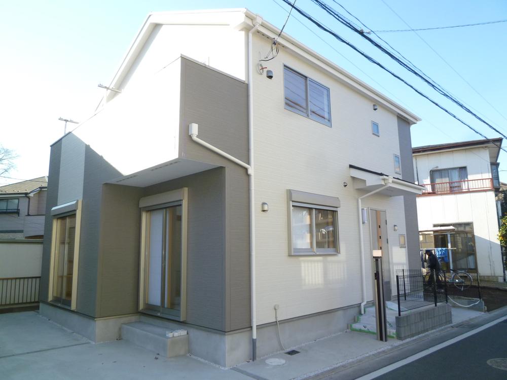 Local appearance photo. Local (12 May 2013) Shooting