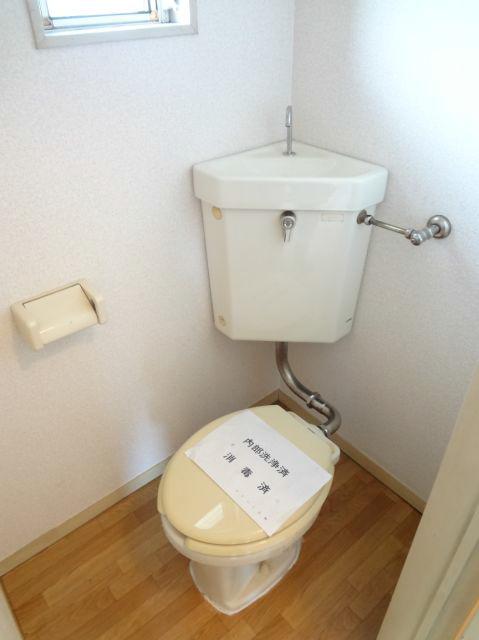 Toilet. Ventilation is possible to do because there is a window in the toilet.
