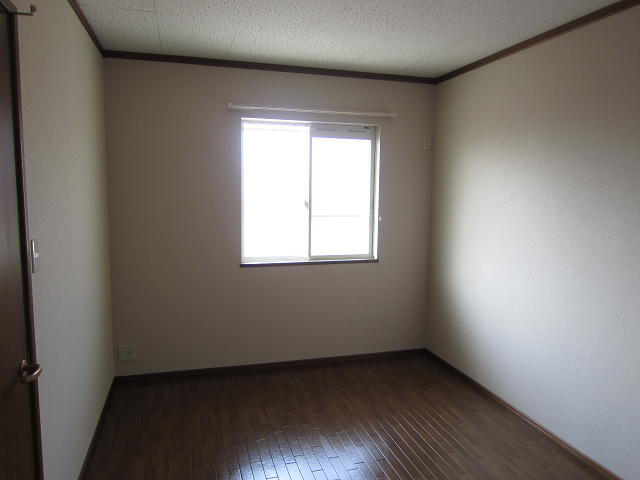 Other room space. Bedroom?