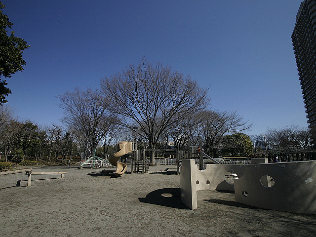 park. 1432m to the station Nishiguchi Park (park)