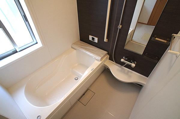 Bathroom. 1 Building