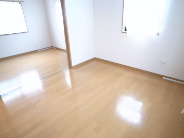 Other room space. Second floor of the Western-style You can use freely widely opened the door!