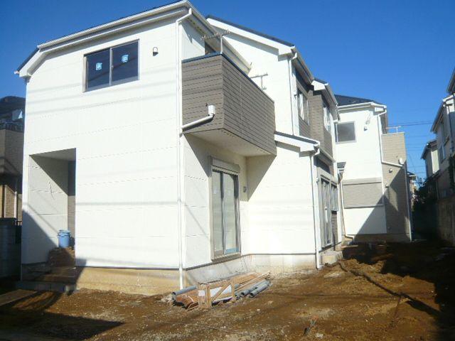 Local appearance photo. 11 / 12 shooting 1 Building In November scheduled for completion