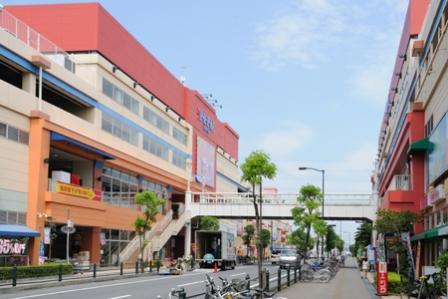 Shopping centre. Until PAPA Ageo 390m