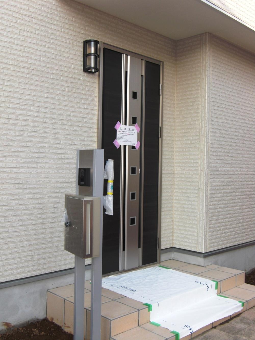 Local appearance photo. Local (11 May 2013) Shooting