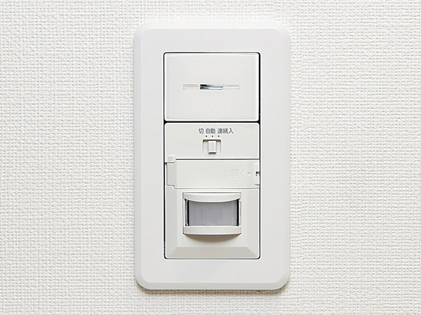 Other.  [Human Sensor] Automatic lighting is illuminated by the human sense of the sensor is at the door. Switch operation is unnecessary and very convenient in the dark. (It was taken the model room H type in April 2013. Also, Some paid options and furniture ・ It is included furniture etc., It is not included in the sale price)