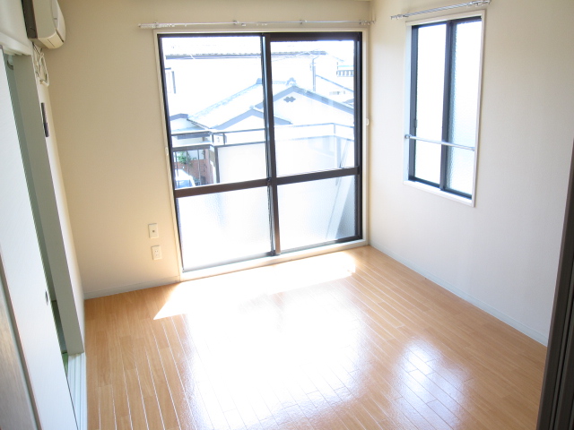 Living and room. 2 Kaikaku room