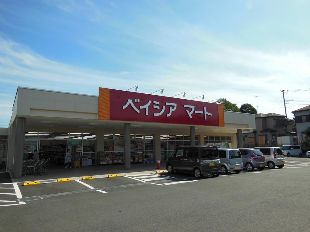 Supermarket. 443m until Beisia Mart Ageo Honcho shop
