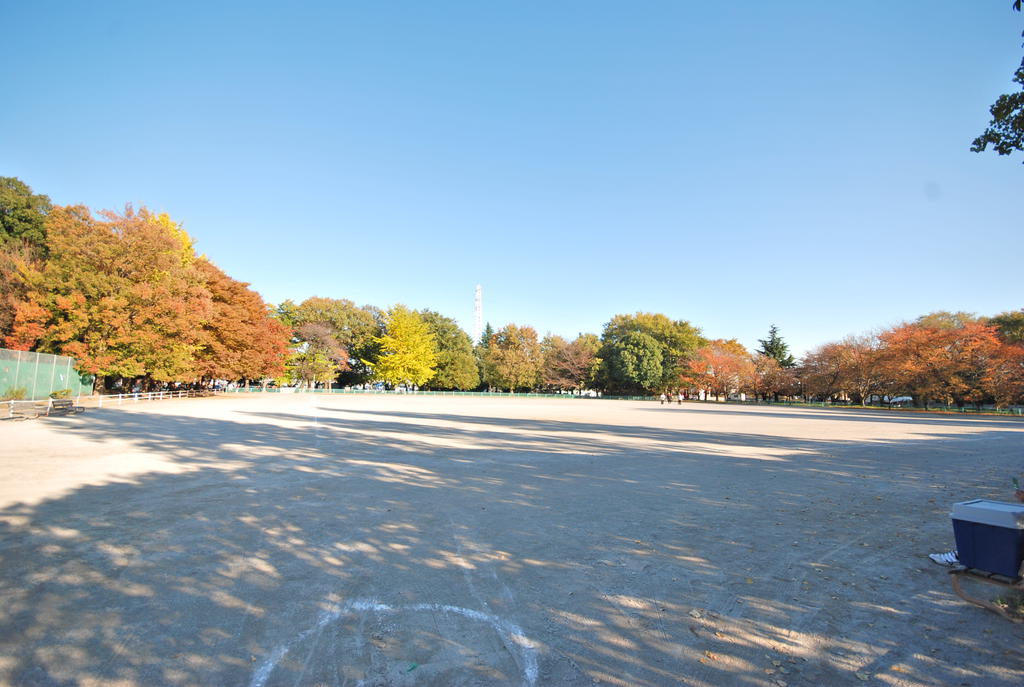 park. 1112m to Tsutsujigaoka park (park)