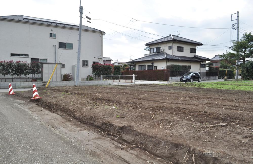 Local land photo. Southeast side of the road is the development scheduled for completion in Ageo in 2015 (November 2013) Shooting