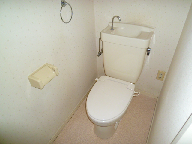 Toilet. With heating toilet seat