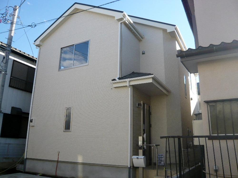 Local appearance photo. Local (12 May 2013) Shooting