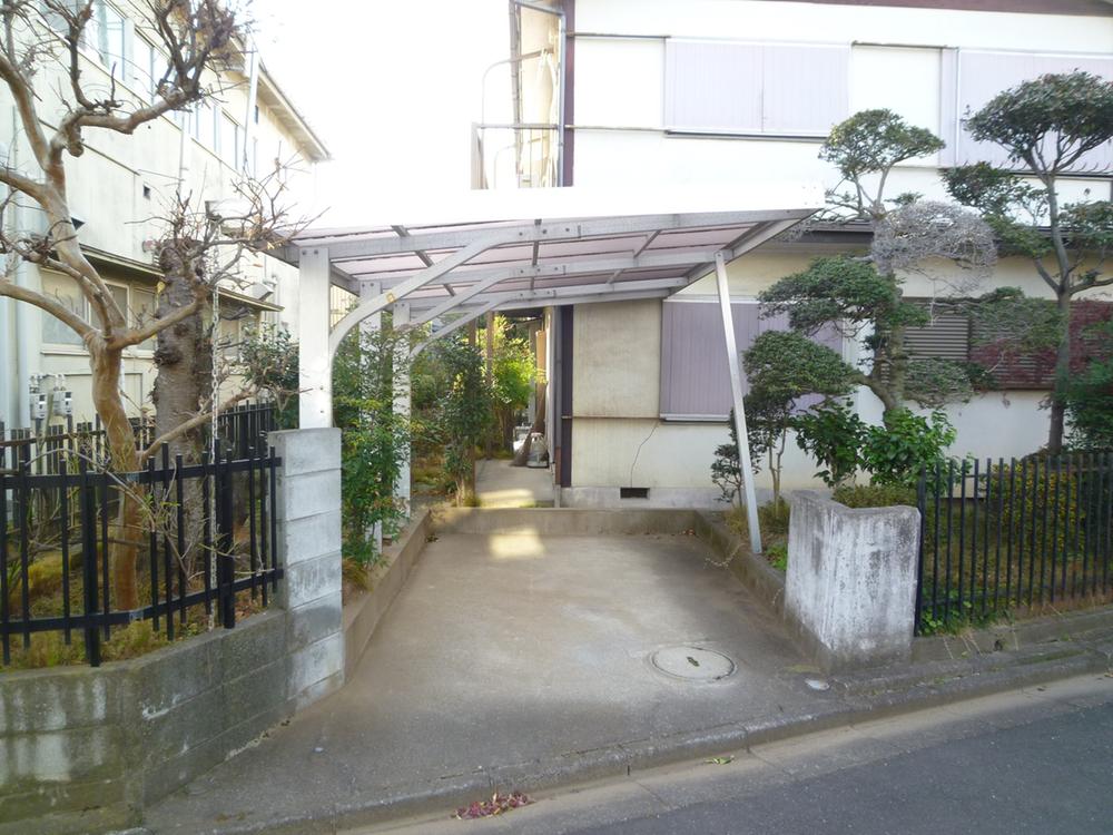 Parking lot. 2013 / 12 / 17 shooting