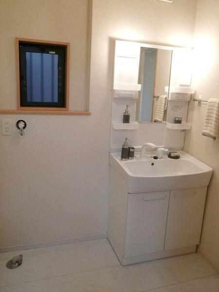 Wash basin, toilet