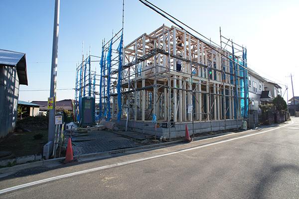 Local photos, including front road. 11 / 5 shooting