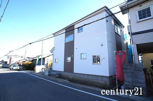 Local photos, including front road. 12 / 13 shooting Completion of framework