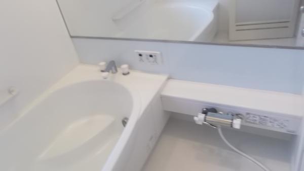 Bathroom. It has been cleaned, Bathtub ・ Water fittings ・ mirror