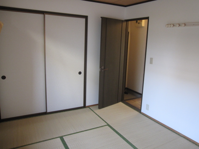 Other room space. It is Japan's heart