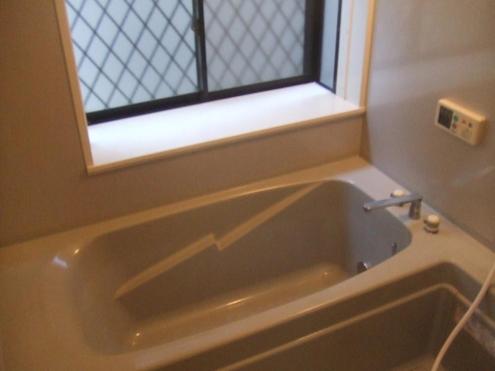 Bathroom. Renovation completed  ☆ Garden & amp in the south road; amp; parking space parallel two  ☆ The room is clean and shiny in the house cleaning and renovation.  ☆ It can be changed from 2LDK to 3LDK! !