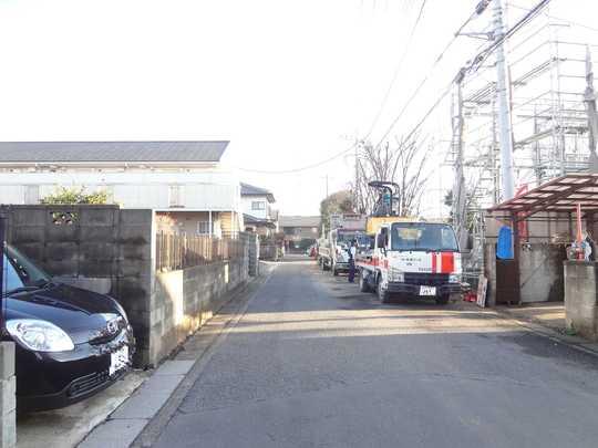 Local photos, including front road. Frontal road