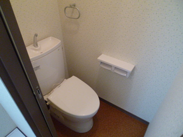 Toilet. Other image