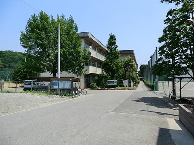 Junior high school. Ageo Tachihara City to junior high school 1300m
