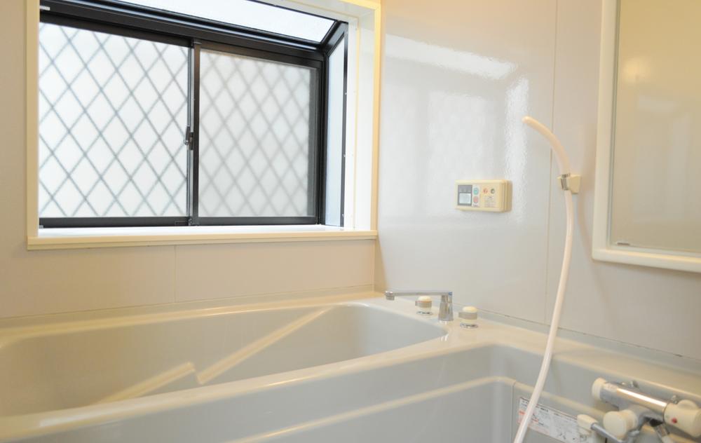 Bathroom. Indoor (12 May 2013) Shooting