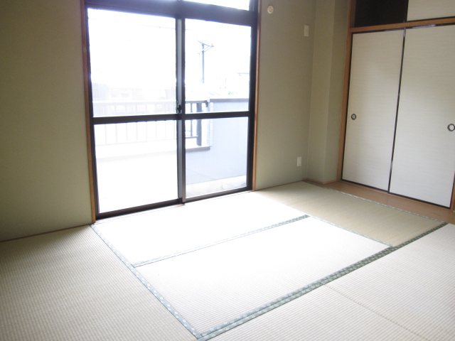 Other room space. Purring can you in a Japanese-style room