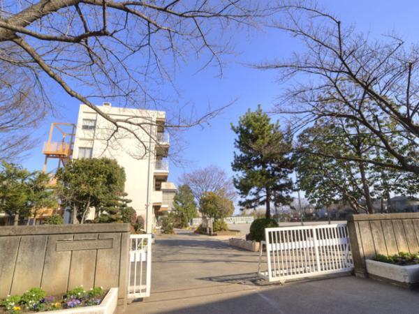 Primary school. Up to elementary school 1110m 2010 / 12 / 24 shooting Ageo Municipal Higashi Elementary School