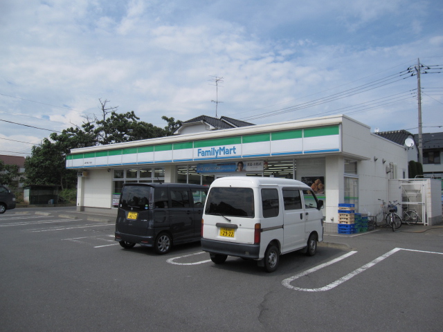 Convenience store. 300m to the family (convenience store)