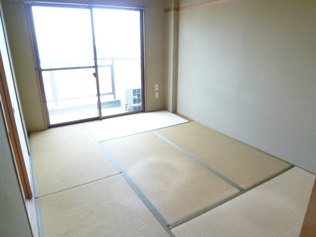 Other room space. South Japanese-style pleasing to the bedroom