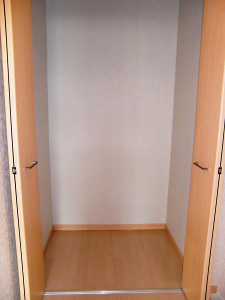 Receipt. Second floor hallway storage